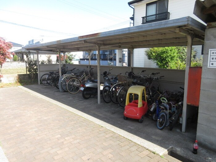 物件外観写真5　(駐輪場)
