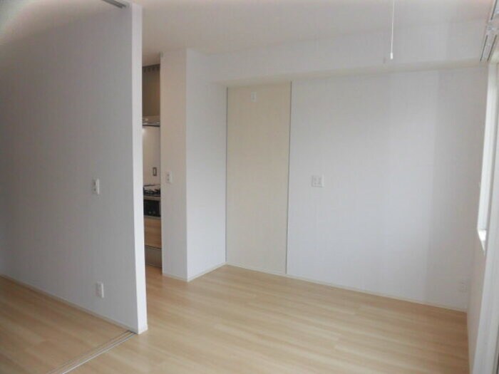 物件内観写真4　(居室)