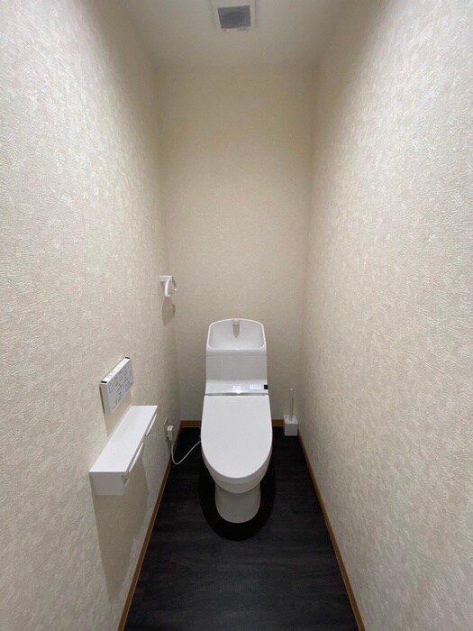 物件内観写真8　(トイレ)