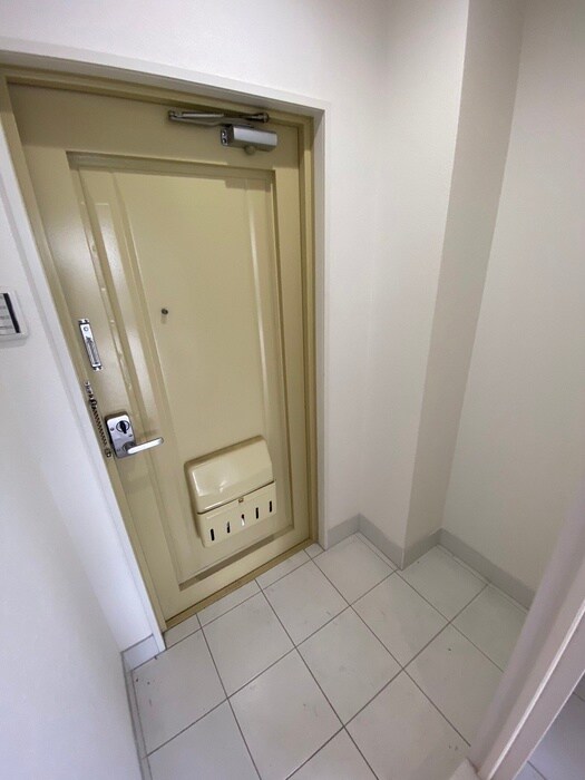 物件内観写真11　(玄関)