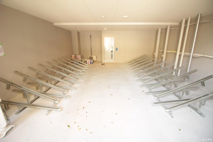 物件外観写真5　(駐輪場)