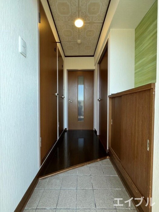 物件内観写真10　(玄関)