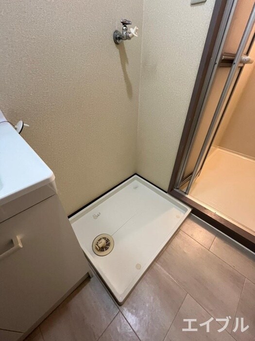 物件内観写真15　(洗濯機置場)