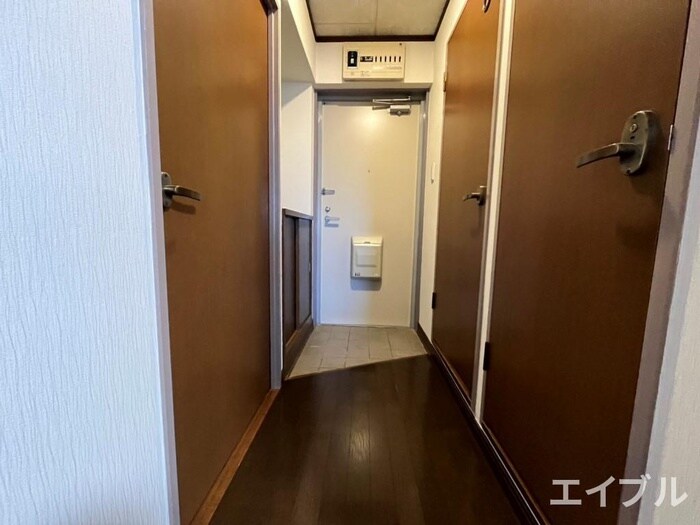 物件内観写真16　(廊下)