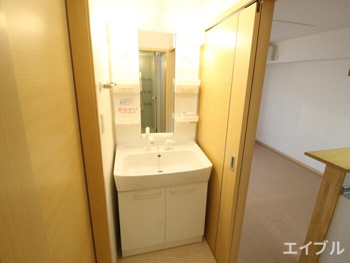 物件内観写真8　(洗面)