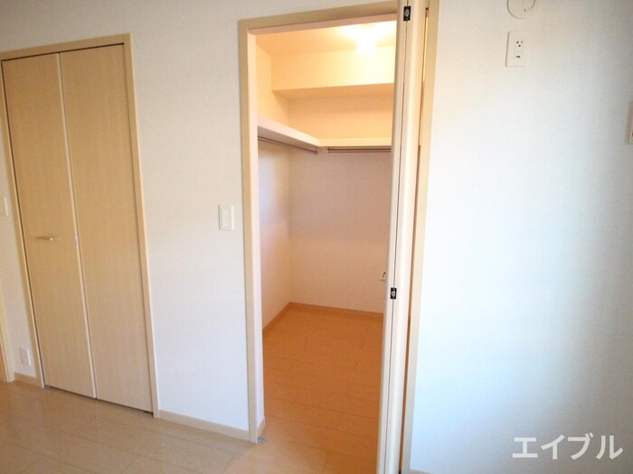 物件内観写真11　(収納)