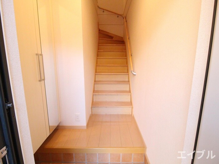 物件内観写真14　(玄関)