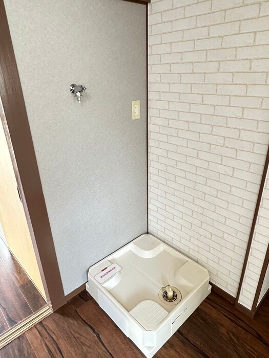 物件内観写真11　(洗濯機置場)