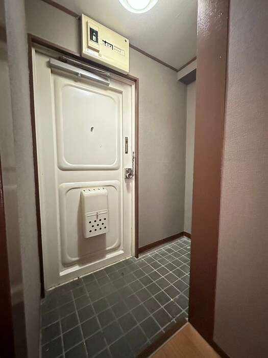 物件内観写真13　(玄関)