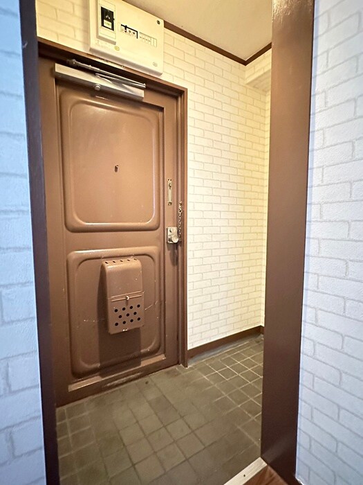 物件内観写真13　(玄関)