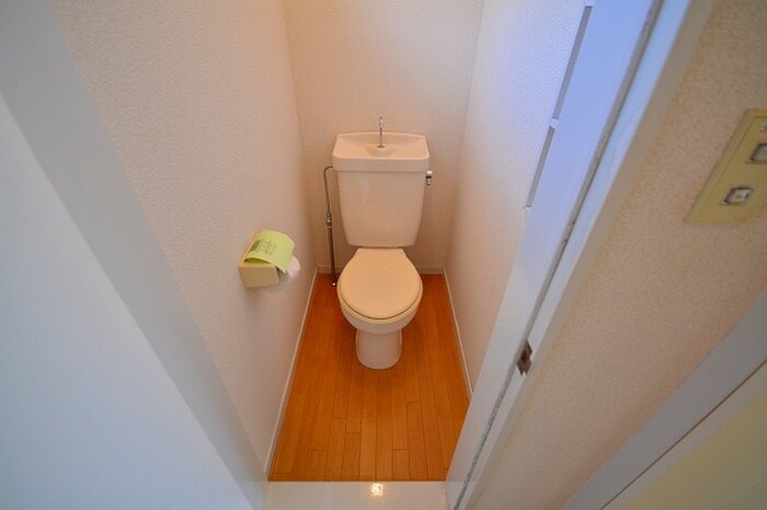 物件内観写真8　(トイレ)