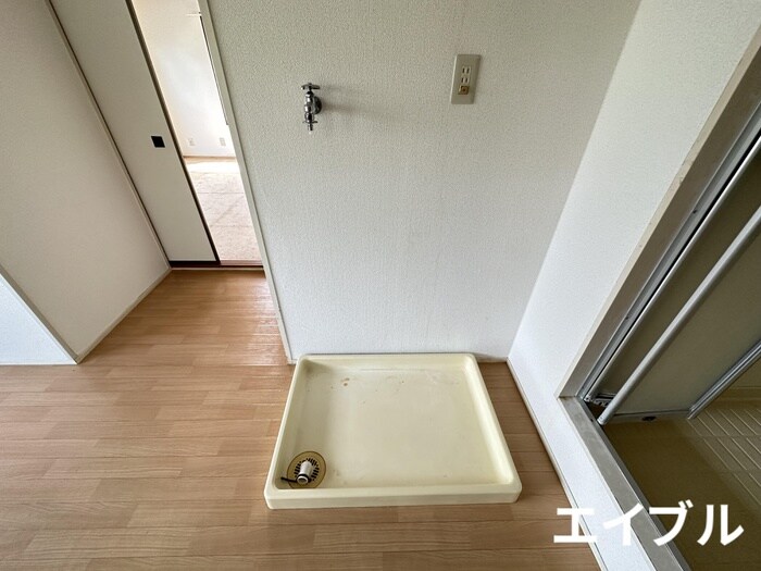 物件内観写真14　(洗濯機置場)