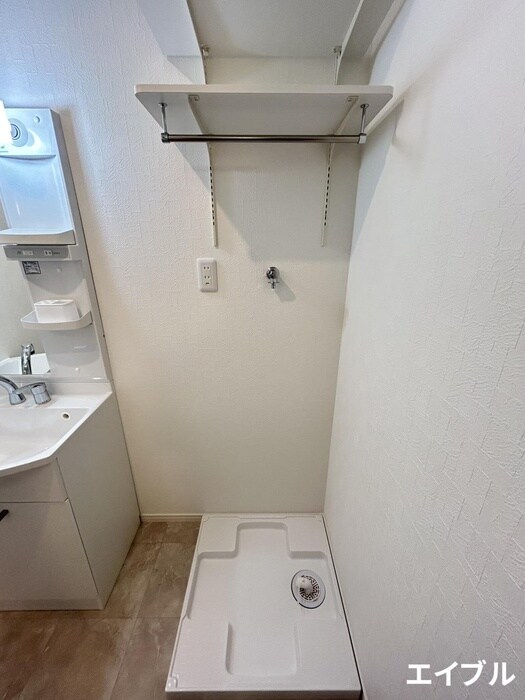 物件内観写真16　(洗濯機置場)