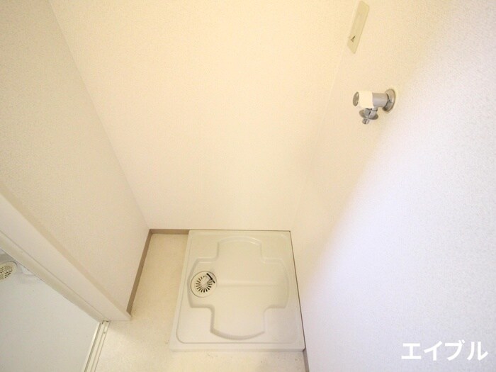 物件内観写真9　(洗濯機置場)