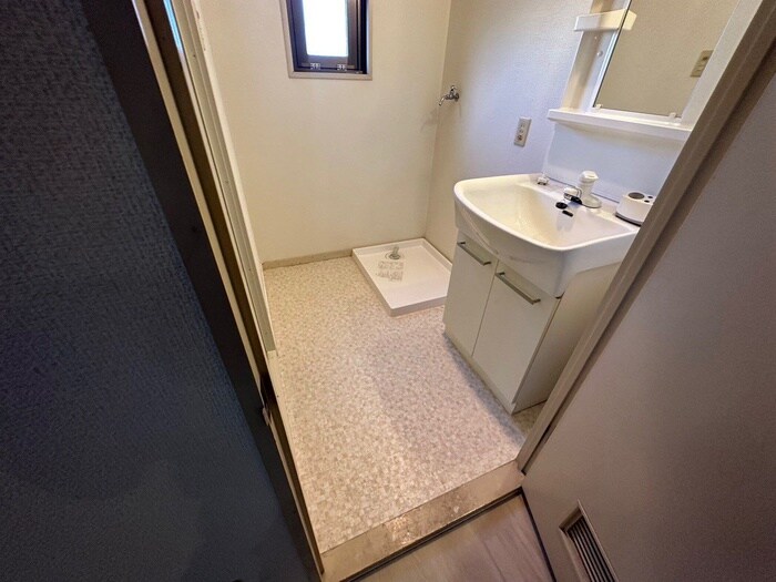 物件内観写真5　(洗面)