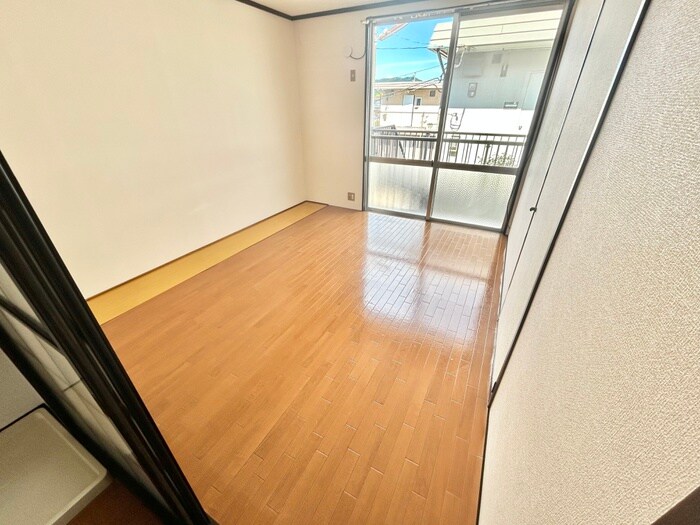 物件内観写真3　(居室)