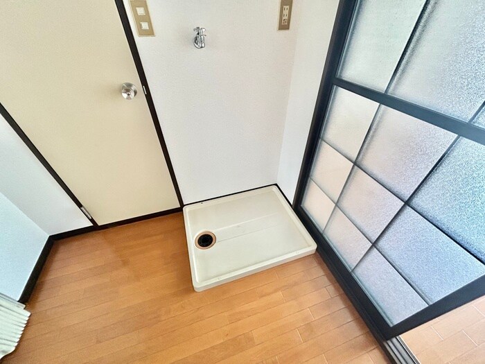 物件内観写真10　(洗濯機置場)