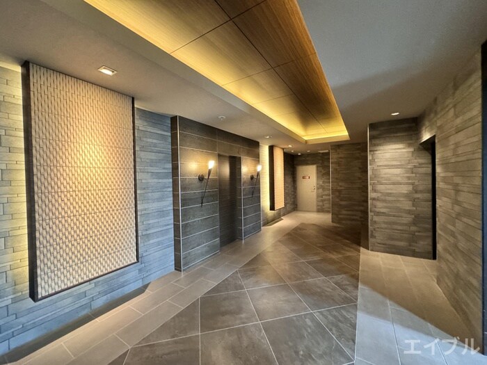 物件外観写真4　(エントランス部分)