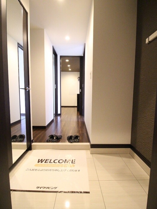 物件内観写真10　(玄関)