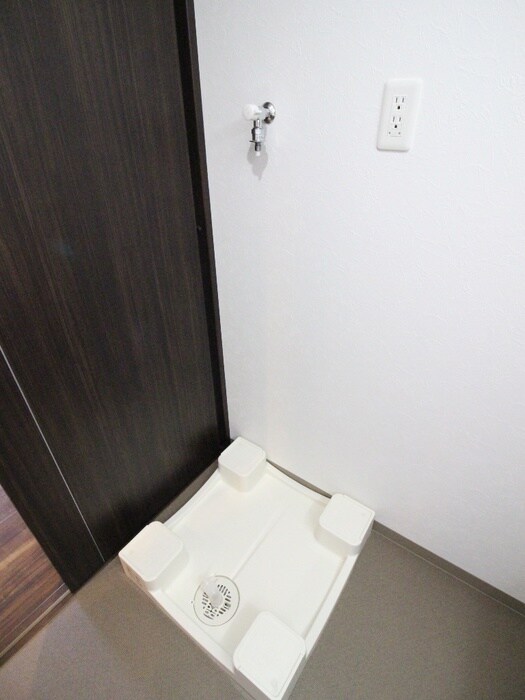 物件内観写真15　(洗濯機置場)