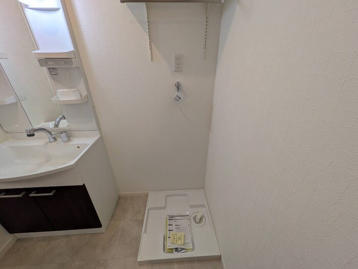 物件内観写真15　(洗濯機置場)