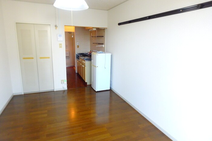 物件内観写真4　(居室)