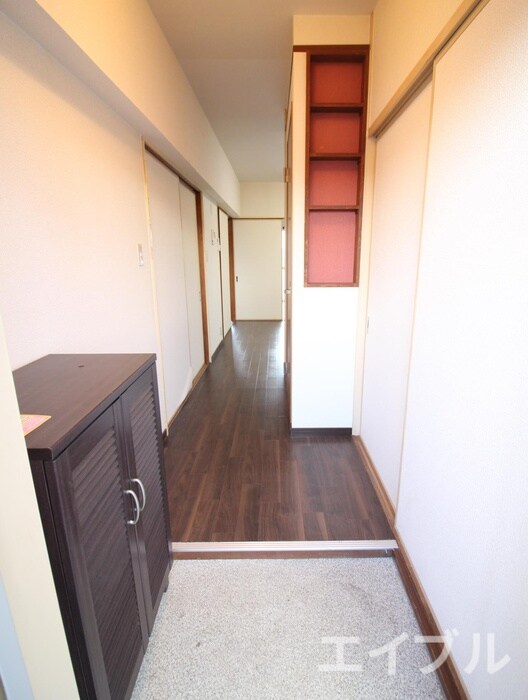 物件内観写真7　(玄関)