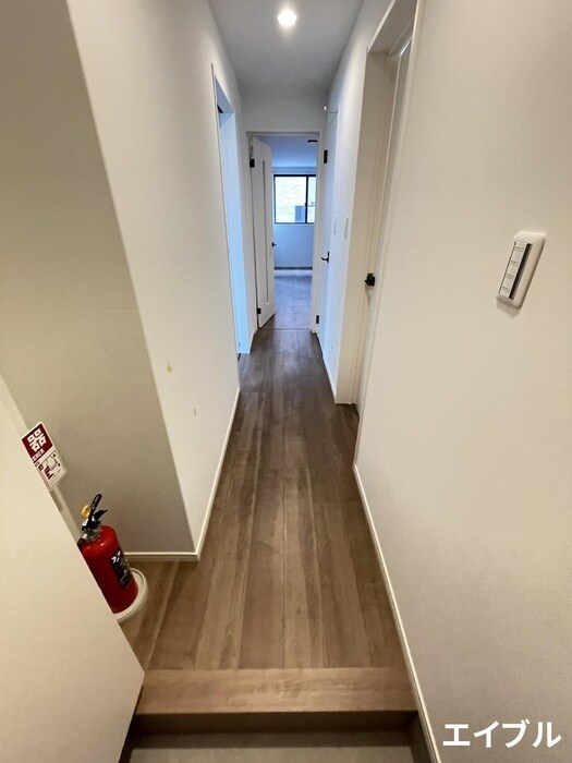 物件内観写真14　(玄関)