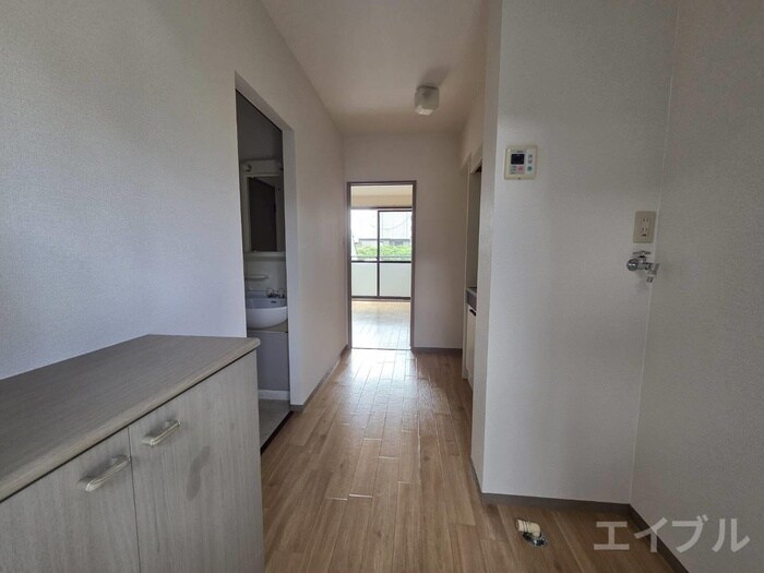 物件内観写真18　(廊下)