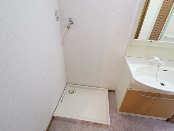 物件内観写真13　(洗濯機置場)