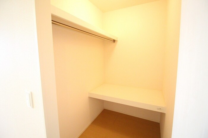 物件内観写真11　(収納)