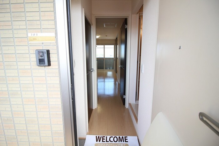 物件内観写真13　(玄関)