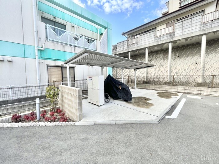 物件外観写真3　(駐輪場)
