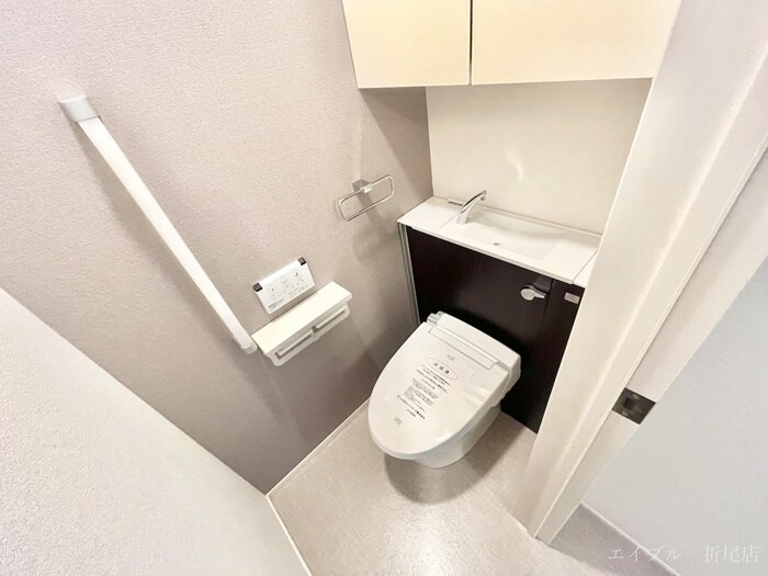 物件内観写真8　(トイレ)