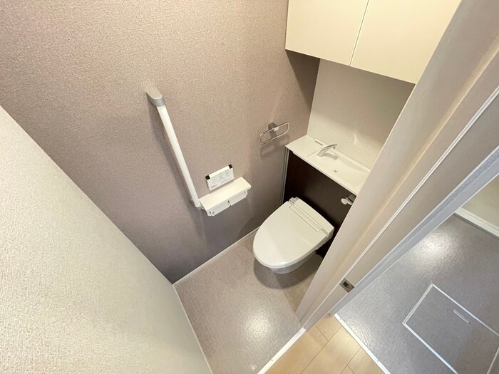 物件内観写真8　(トイレ)