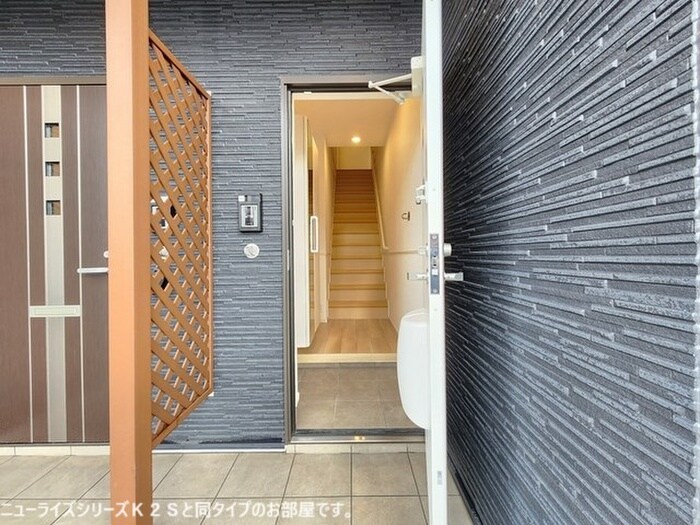 物件内観写真7　(玄関)