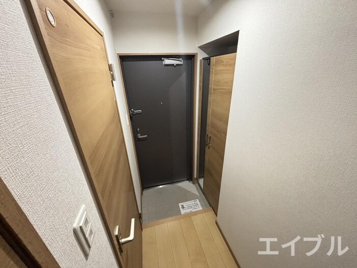 物件内観写真10　(玄関)