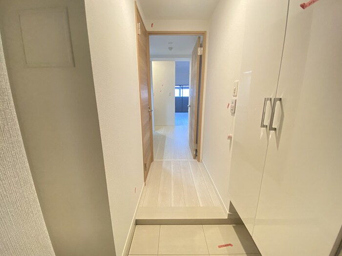 物件内観写真7　(玄関)