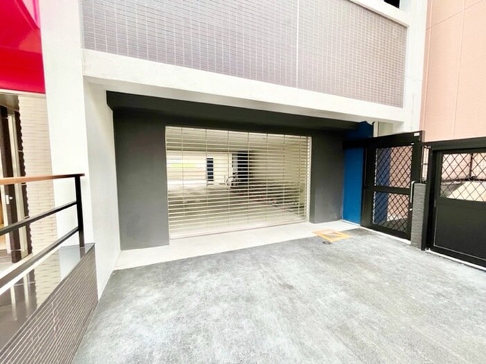 物件外観写真3　(駐車場)