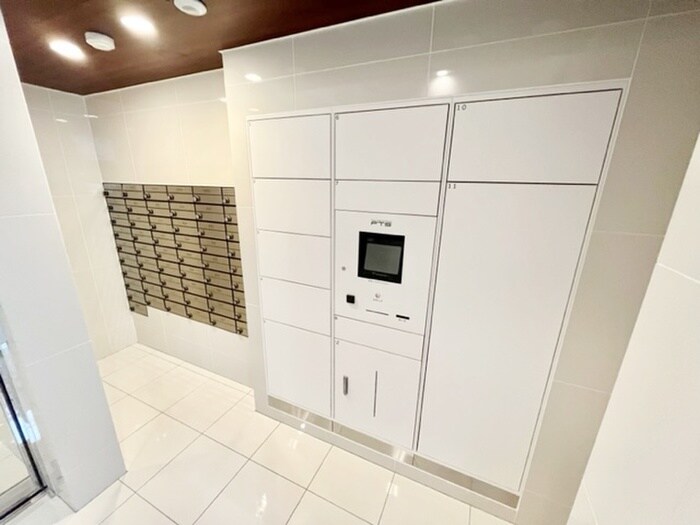 物件外観写真5　(エントランス部分)