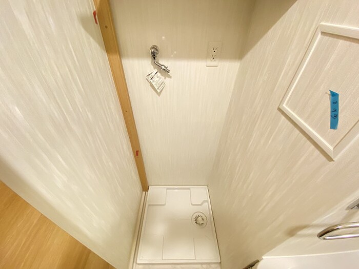 物件内観写真14　(洗濯機置場)