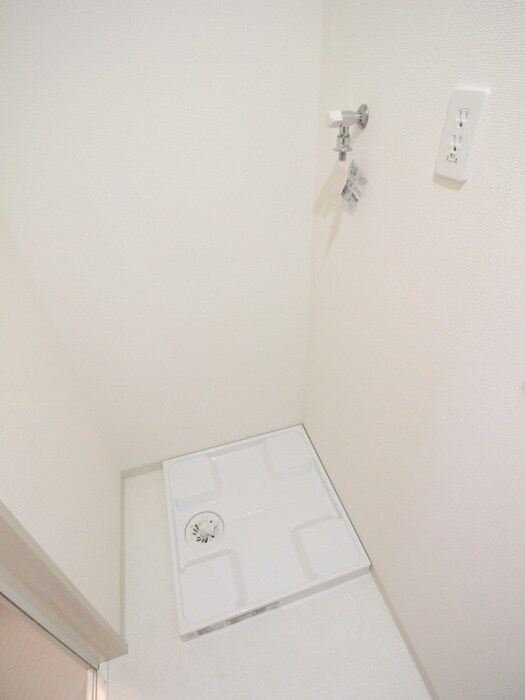 物件内観写真11　(洗濯機置場)