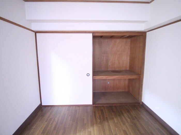 物件内観写真6　(収納)
