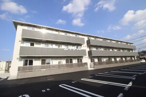 ポルトボヌール前原外観写真