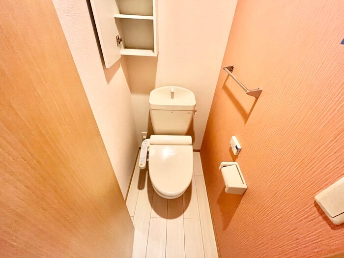 物件内観写真8　(トイレ)