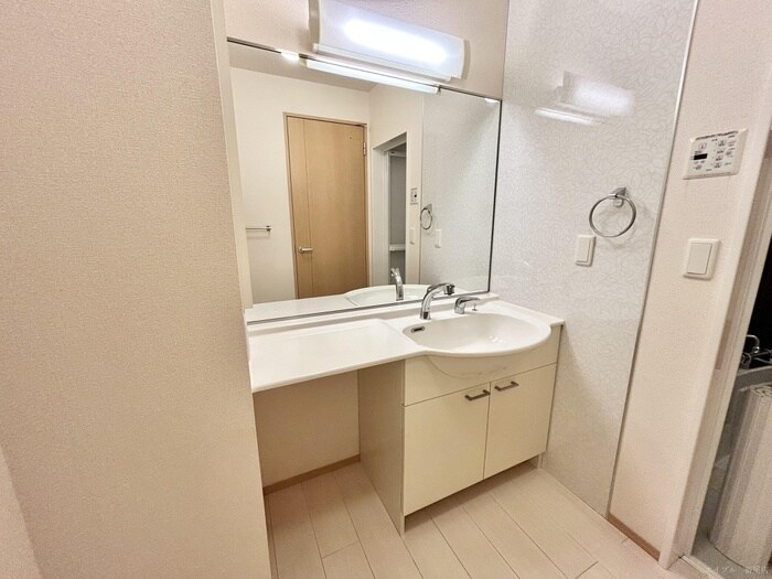 物件内観写真9　(洗面)