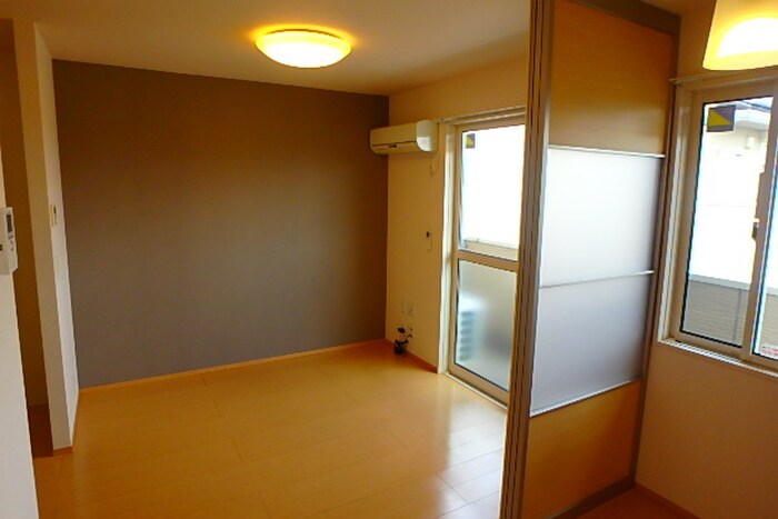 物件内観写真9　(居室)