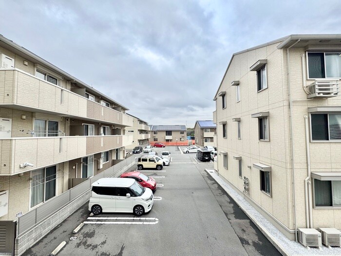 物件内観写真14　(室内からの展望)