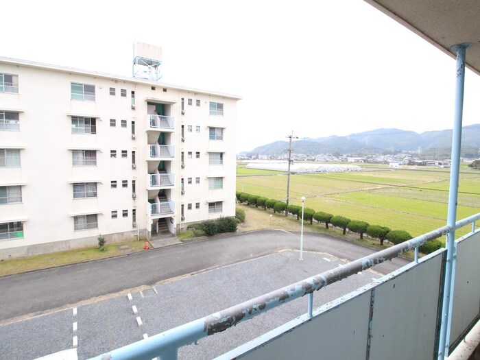 物件内観写真11　(室内からの展望)