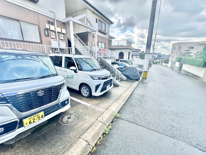 物件外観写真2　(駐車場)